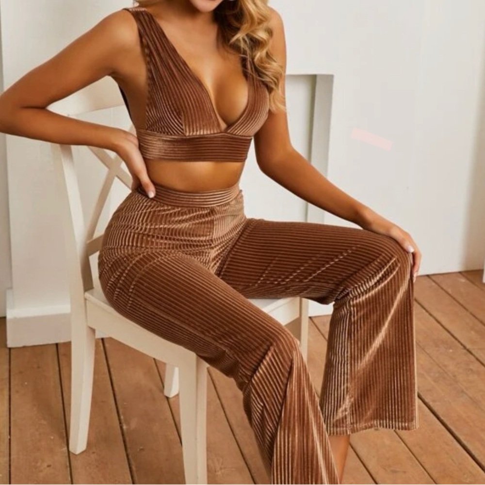 Velvet plunging neck set